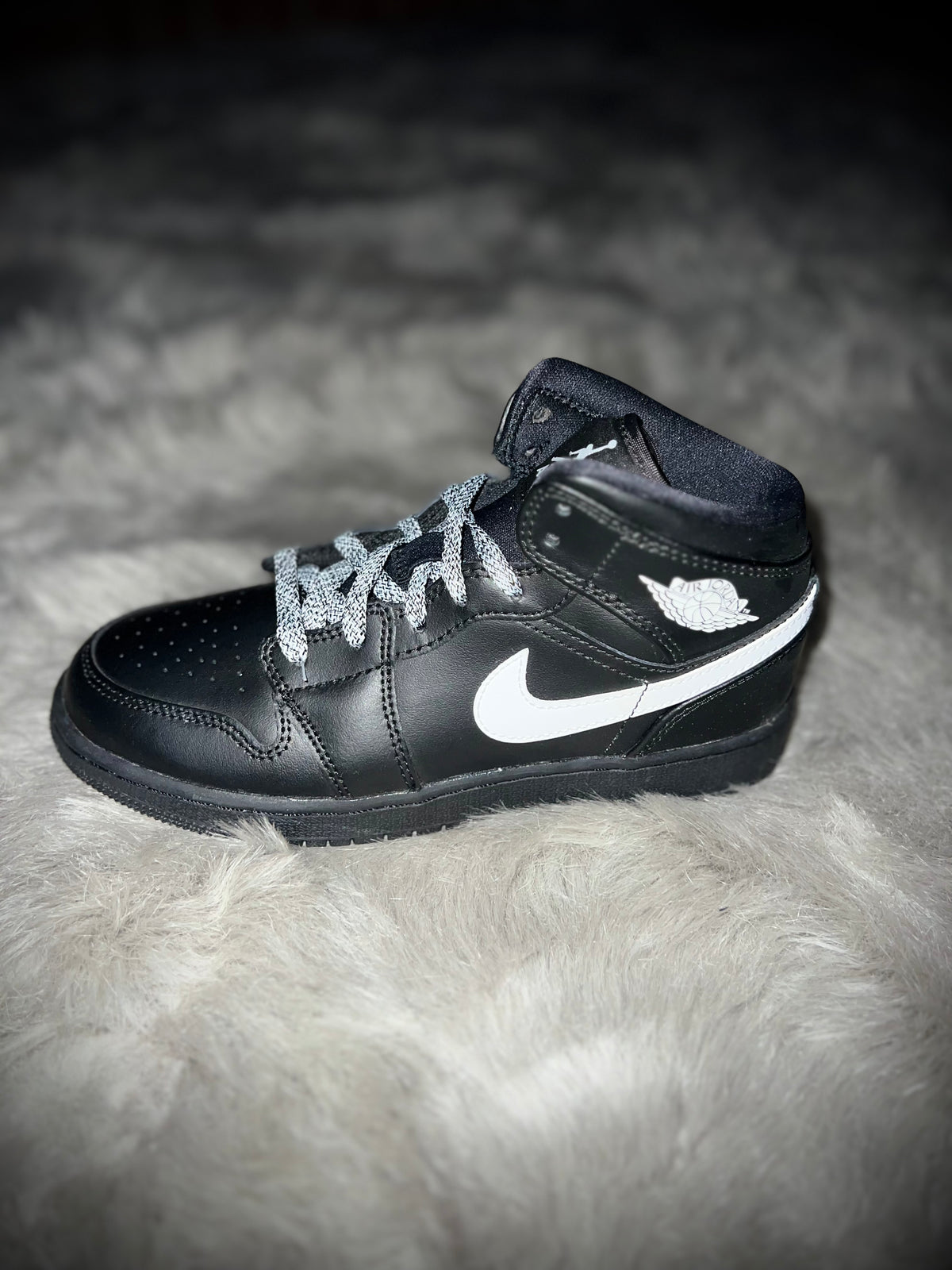 Air Jordan 1 Mid GS “Speckle”