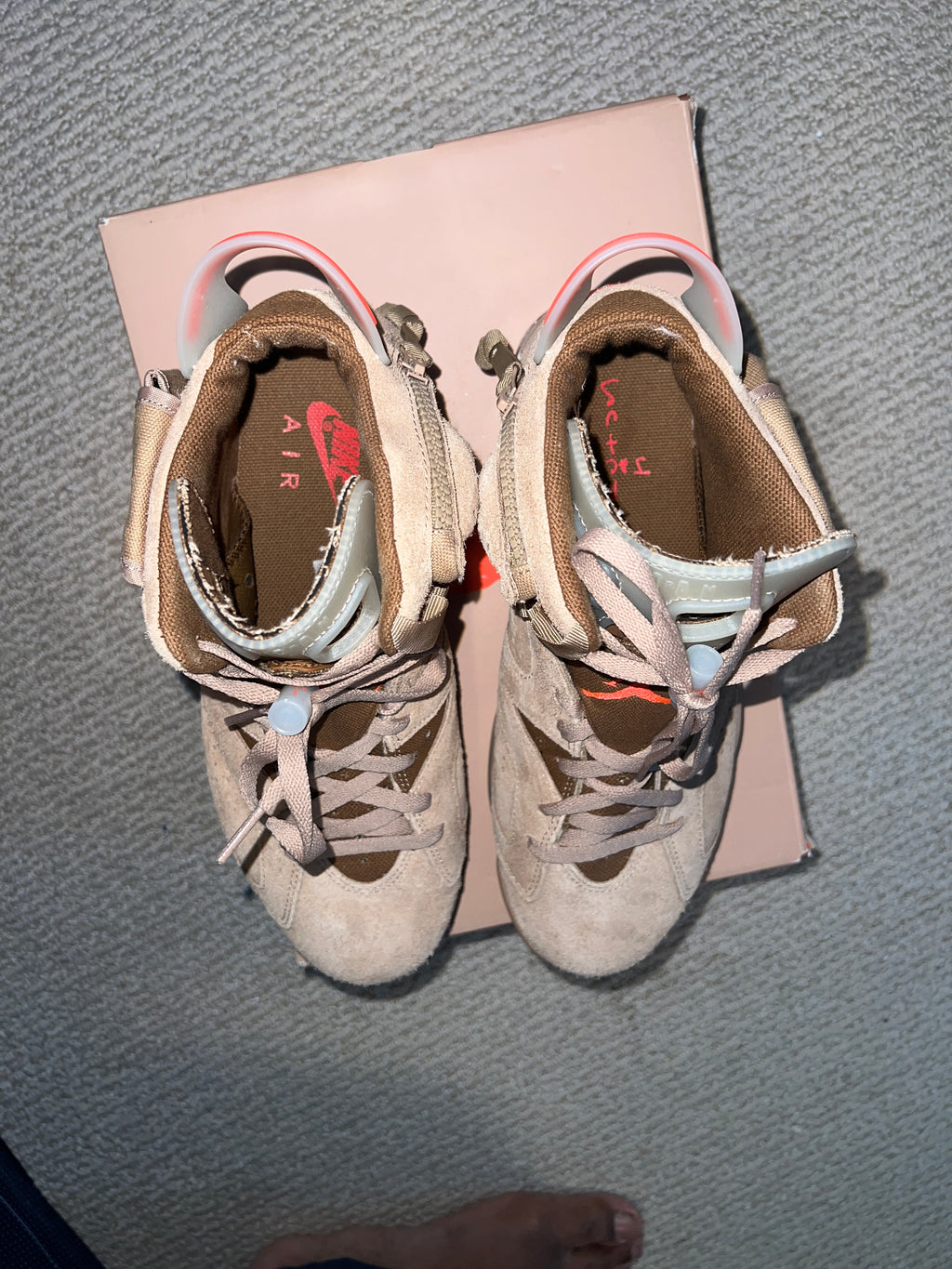 Pre-Owned Air Jordan 6 Retro
Travis Scott British Khaki