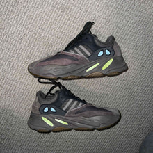 Load image into Gallery viewer, Pre-Owned adidas Yeezy Boost 700 'Mauve' - photo 2