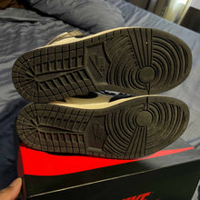 Load image into Gallery viewer, Pre-Owned Air Jordan 1 Retro High OG 'Dark Mocha' - photo 5
