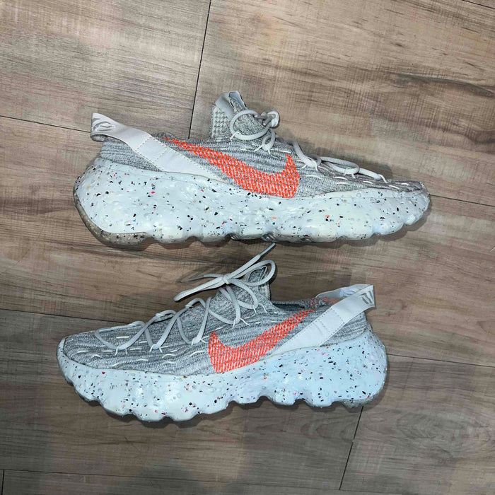 Pre-Owned Nike Wmns Space Hippie 04 'This Is Trash - Crimson'