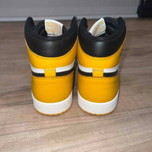 Load image into Gallery viewer, Pre-Owned Air Jordan 1 Retro High OG 'Yellow Toe' - photo 4