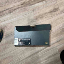 Load image into Gallery viewer, Pre-Owned Air Jordan 11 Retro Low 'Georgetown' - photo 6
