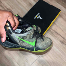 Load image into Gallery viewer, Pre-Owned Nike Kobe 8 SS 'Christmas' - photo 9