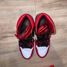 Load image into Gallery viewer, Pre-Owned Wmns Air Jordan 1 Retro High OG 'Satin Red' - photo 3