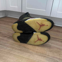 Load image into Gallery viewer, Pre-Owned Air Jordan 5 Retro 'Raging Bull Pack - 3M' - photo 5